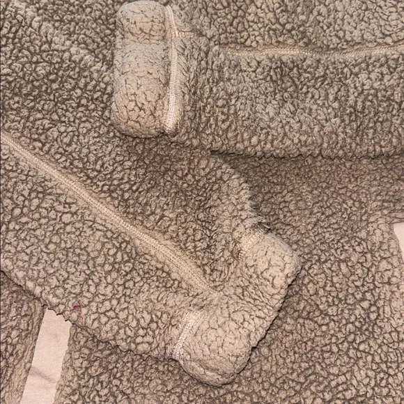 Abercrombie Sherpa - Picture 2 of 5